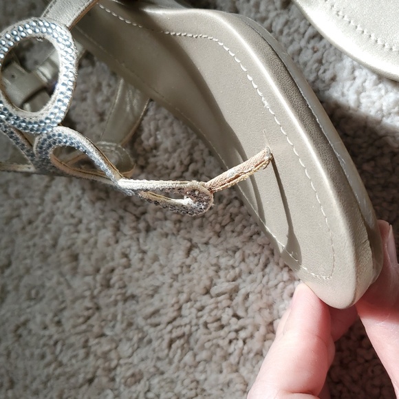 Bandolino Wedge Sandals Metallic 6 - Picture 6 of 8